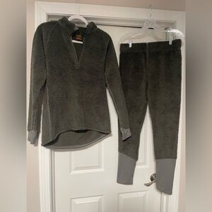 Cozy Fleece Pullover and Pants Set in Gray